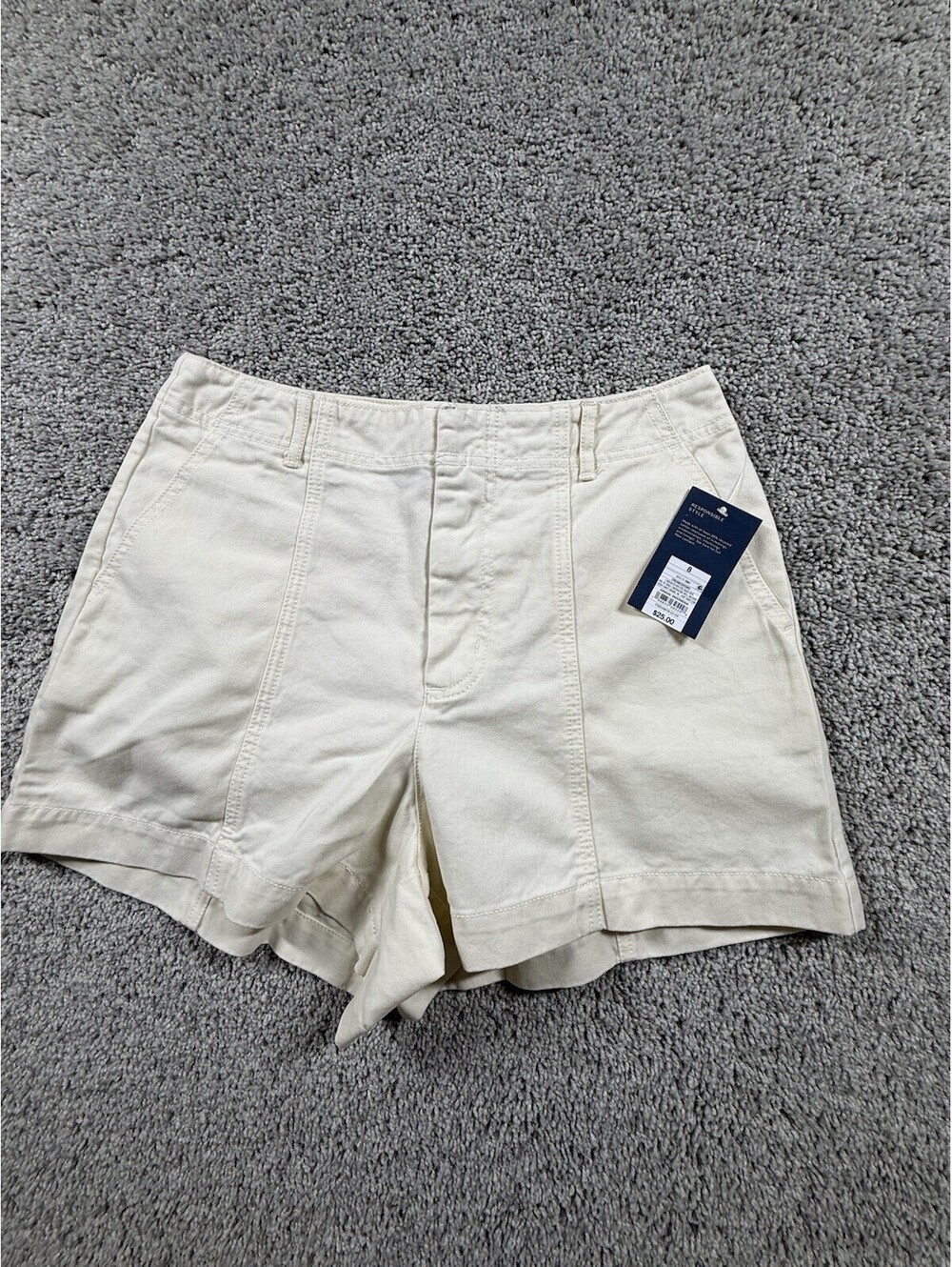 NWT Universal Thread Women’s Shorts Size 8 Ivory $25 Retail